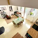 Vadrozsa Apartament *