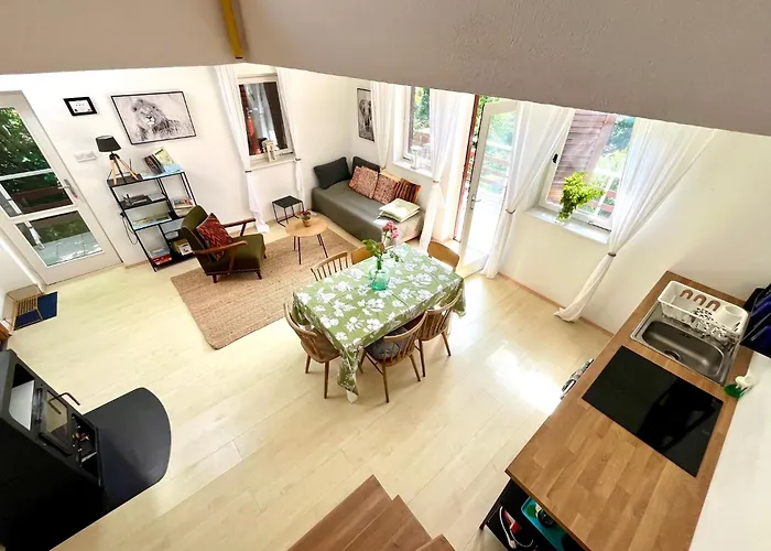 Vadrozsa Apartment *